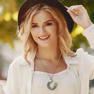 Horseshoe necklace western jewelry for woman